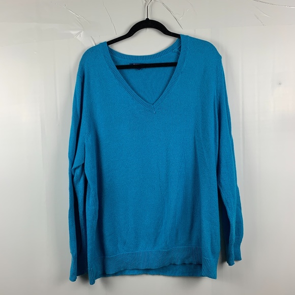 Old Navy Sweaters - Old Navy Blue V Neck Sweater